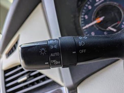 Used 2015 Toyota Sienna XLE image 12