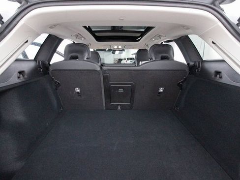 Certified 2025 Volvo XC60 B5 Plus image 31