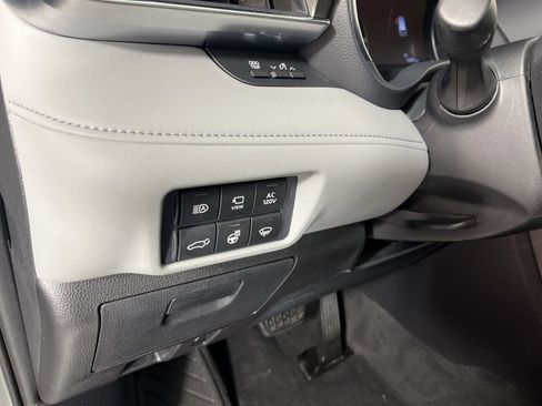 Used 2021 Toyota Highlander Limited image 30