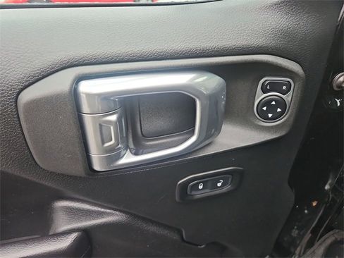 Used 2021 Jeep Gladiator Sport image 23