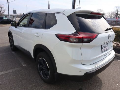 Certified 2025 Nissan Rogue SV AWD/4WD image 8