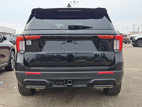 Used 2025 Ford Explorer ST-Line w/ Premium Package image 7