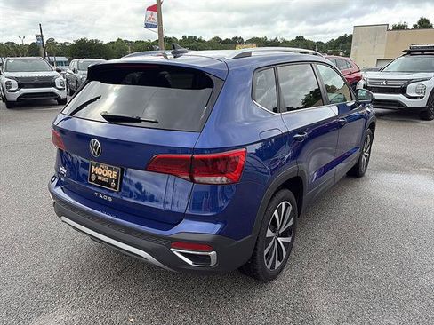 Certified 2024 Volkswagen Taos SE FWD image 5