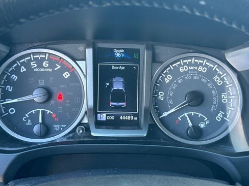 Used 2022 Toyota Tacoma SR5 image 22