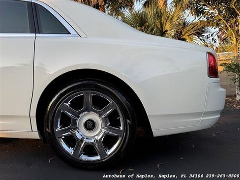 Used 2010 Rolls-Royce Ghost RWD image 16