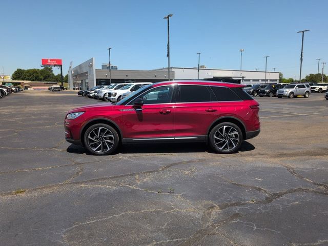 Used 2023 Lincoln Corsair Reserve w/ Equipment Group 201A FWD image 4