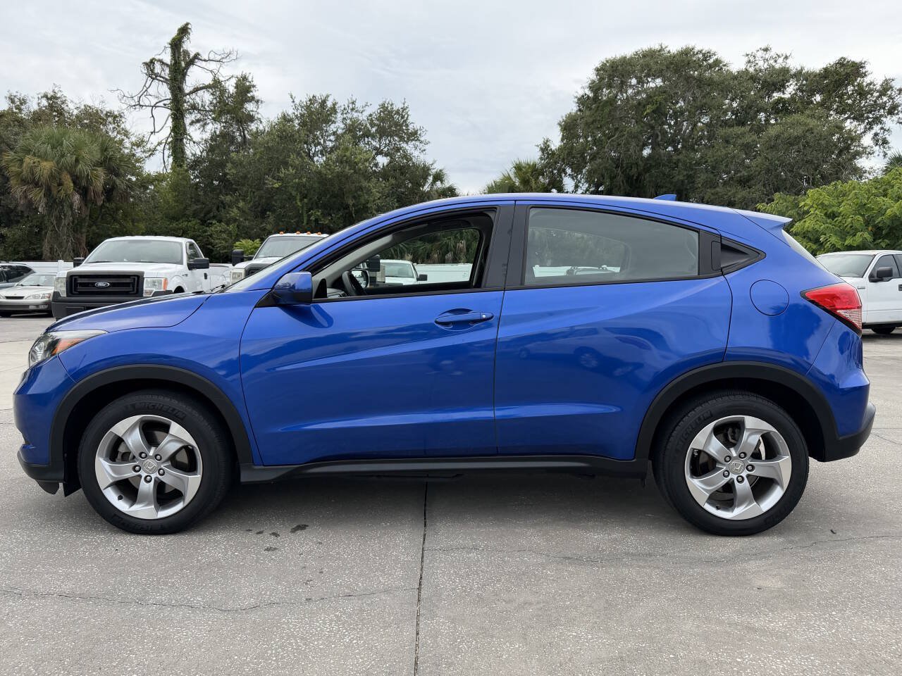 Used 2018 Honda HR-V LX image 5
