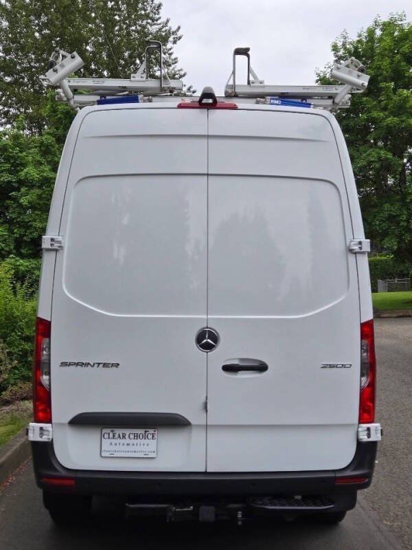 Used 2019 Mercedes-Benz Sprinter 144 image 4
