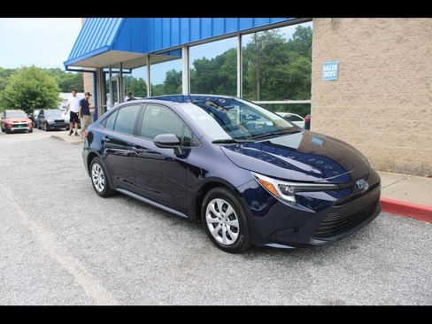 Used 2023 Toyota Corolla LE FWD image 1