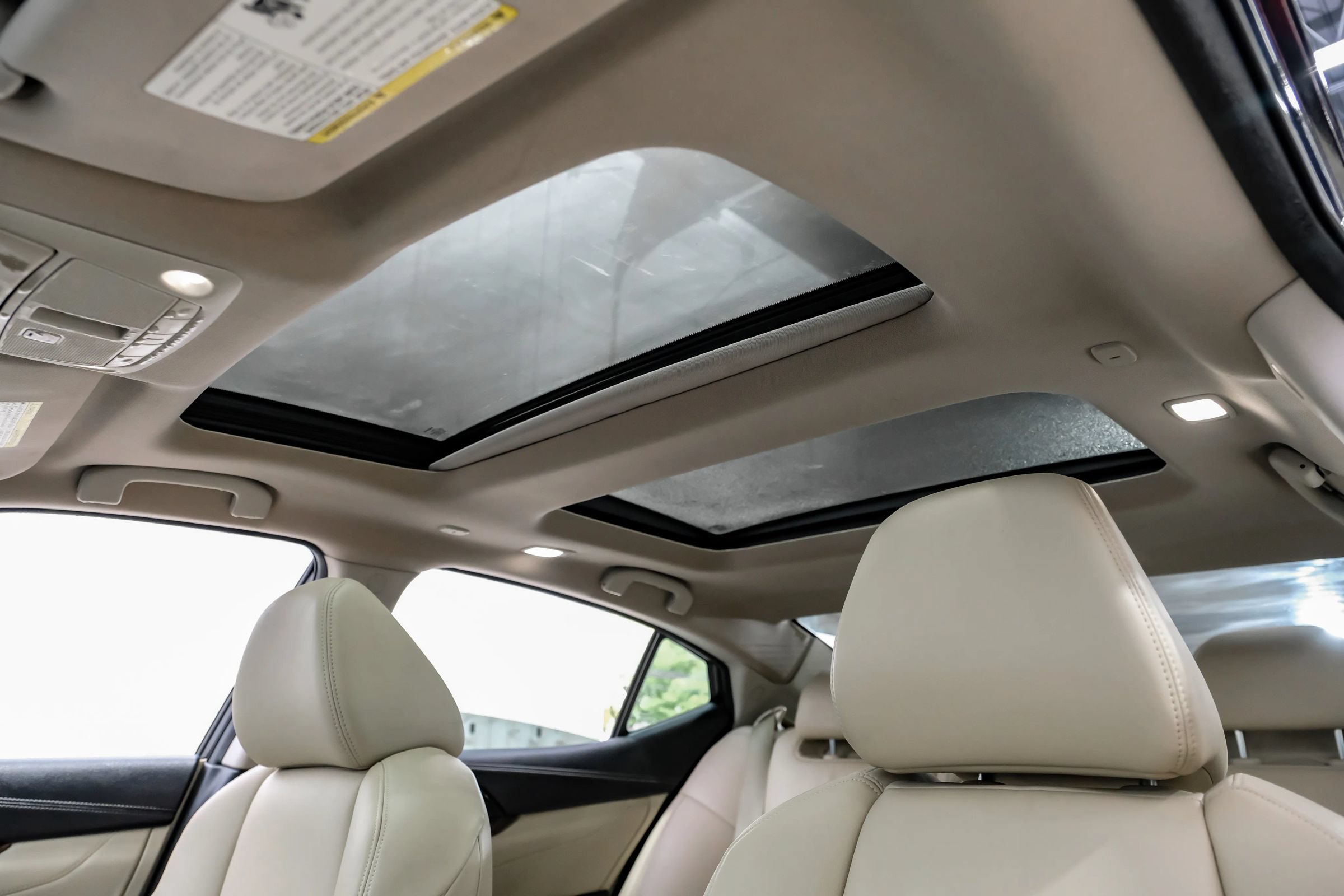 Used 2016 Nissan Maxima Platinum FWD image 23