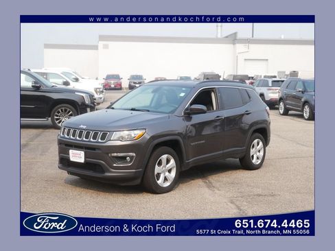 Used 2018 Jeep Compass Latitude w/ Popular Equipment Group AWD/4WD image 1