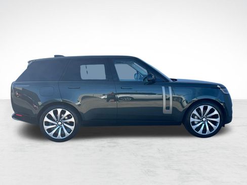 Certified 2023 Land Rover Range Rover SE image 8