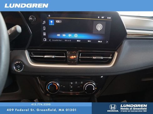 Used 2025 Chevrolet TrailBlazer LT AWD/4WD image 23