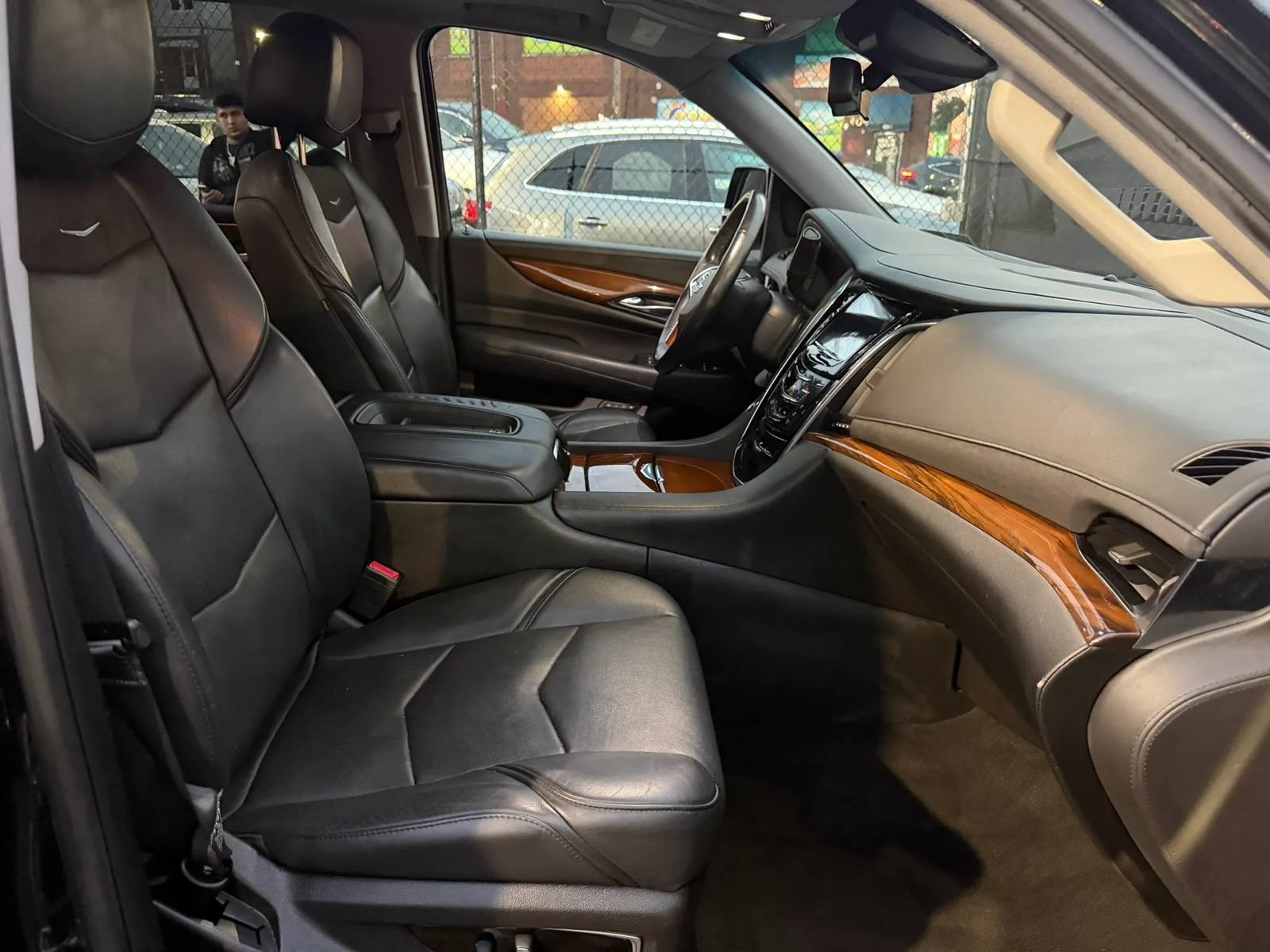 Used 2017 Cadillac Escalade Premium Luxury AWD/4WD image 15