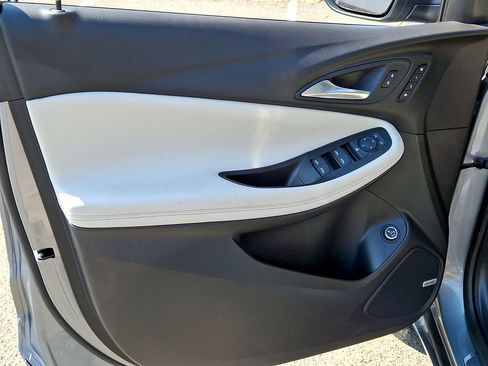 Used 2025 Buick Encore GX Avenir w/ Avenir Technology Package image 12