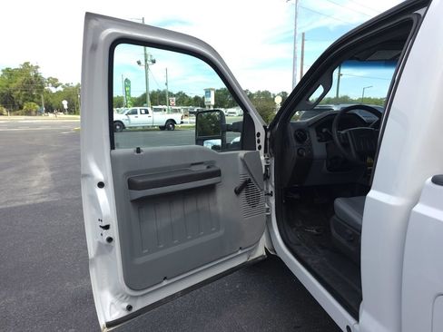 Used 2015 Ford F250 XL RWD image 10