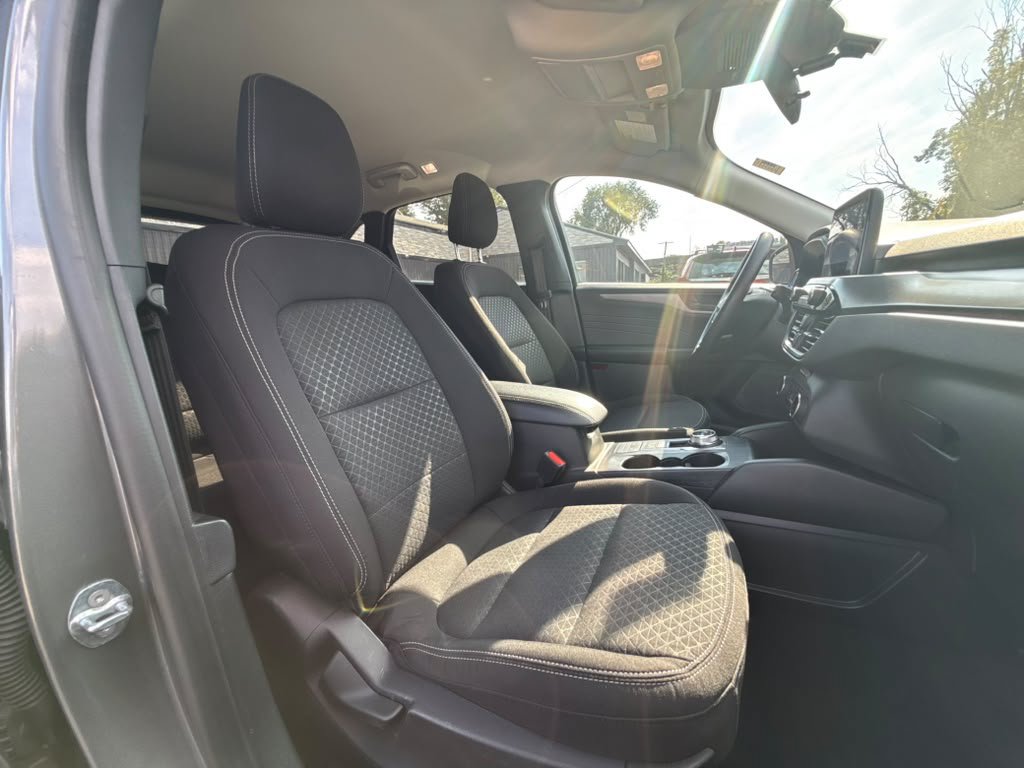 Used 2025 Ford Escape Active AWD/4WD image 26