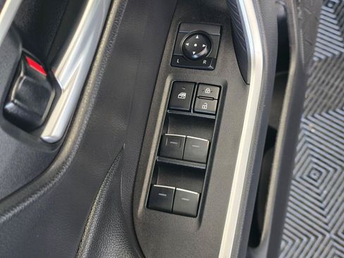 Used 2025 Toyota RAV4 XLE AWD/4WD image 21