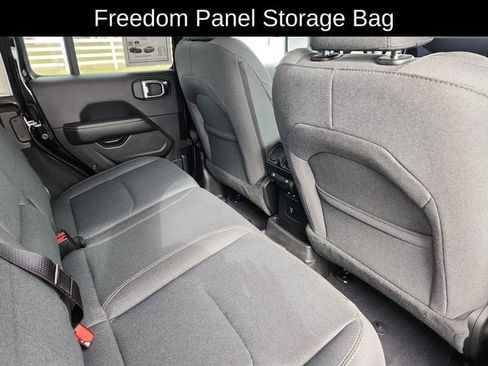 Used 2025 Jeep Wrangler Unlimited Sahara w/ Safety Group image 29