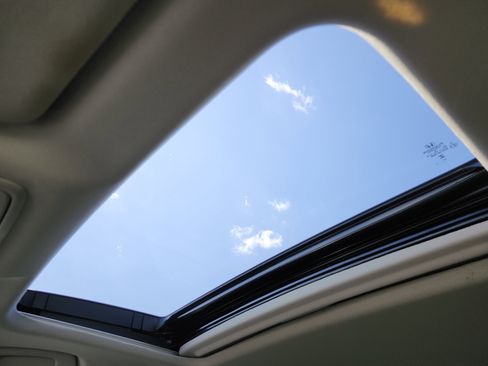 Used 2025 Honda Accord SE image 2