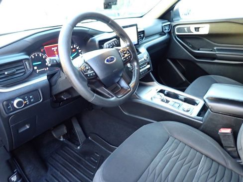 Used 2020 Ford Explorer XLT image 22