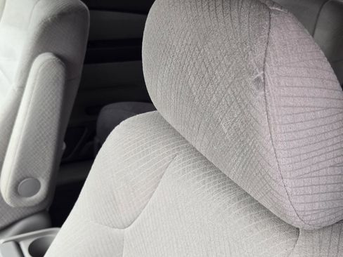 Used 2016 Honda Odyssey SE image 11
