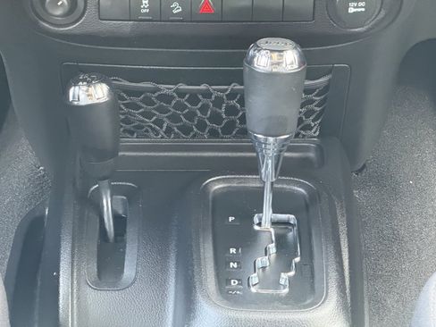 Used 2015 Jeep Wrangler Unlimited Willys image 15