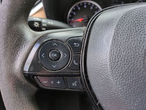 Used 2021 Toyota RAV4 LE FWD image 22