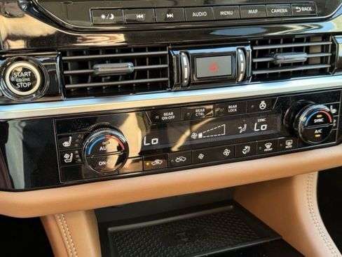 Used 2025 Nissan Pathfinder Platinum w/ Cargo Package AWD/4WD image 10