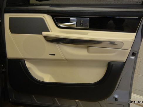 Used 2012 Land Rover Range Rover Sport Supercharged image 10