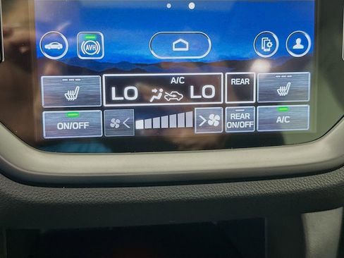 Used 2025 Subaru Ascent Onyx Edition w/ Onyx Package image 15