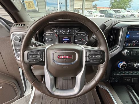 Used 2021 GMC Sierra 1500 SLT w/ SLT Convenience Package AWD/4WD image 16