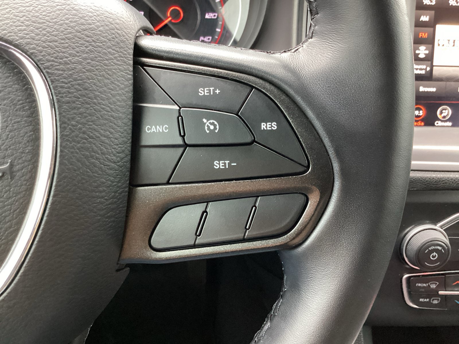 Used 2023 Dodge Charger SXT RWD image 31