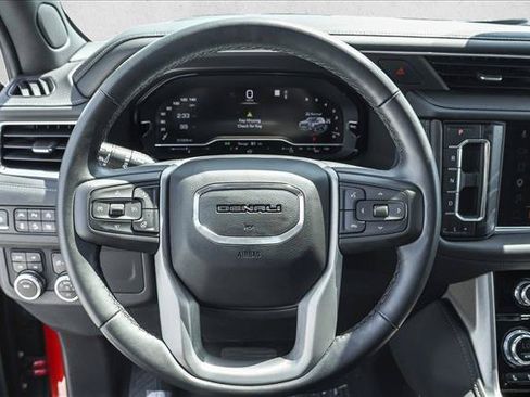 Used 2023 GMC Yukon Denali AWD/4WD image 15