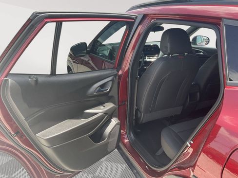 Used 2024 Chevrolet Trax RS FWD image 23