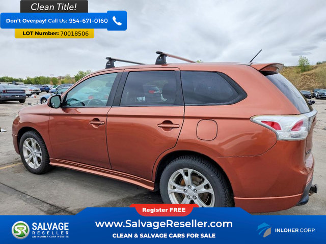 Used 2014 Mitsubishi Outlander SE AWD/4WD image 3