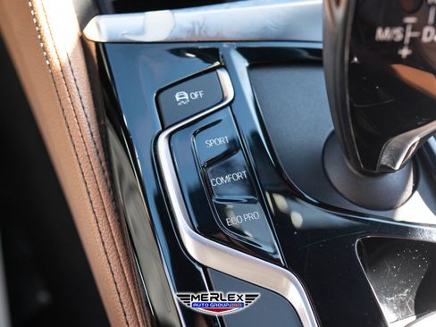 Used 2019 BMW 540i w/ M Sport Package image 37