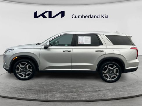 Used 2025 Hyundai Palisade SEL FWD image 2