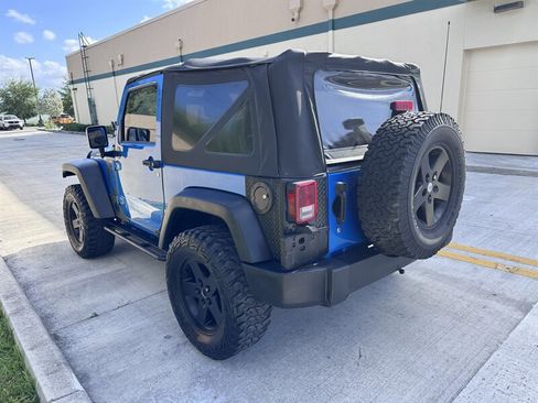 Used 2015 Jeep Wrangler Sport AWD/4WD image 7