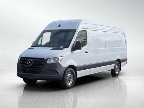 Used 2025 Mercedes-Benz Sprinter 2500 image 8