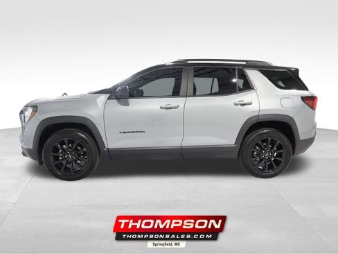 Certified 2025 GMC Terrain Elevation w/ Black Edition AWD/4WD image 1