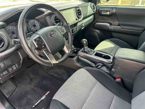Used 2023 Toyota Tacoma TRD Off-Road image 12