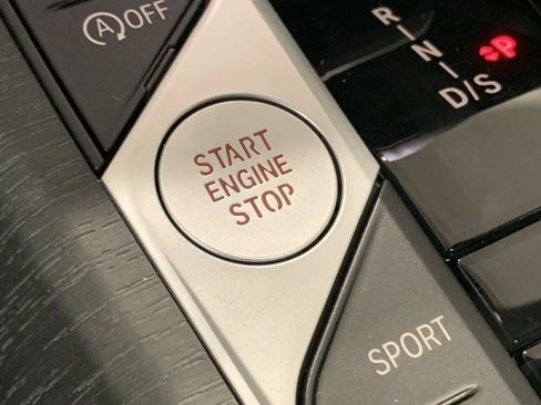 Used 2025 BMW 330i Sedan w/ Convenience Package image 18