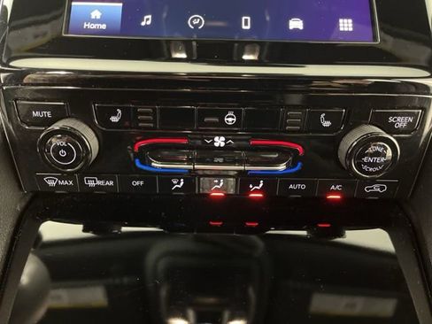 Used 2024 Jeep Grand Cherokee L Laredo image 28