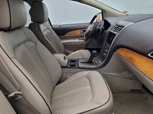 Used 2013 Lincoln MKX image 21
