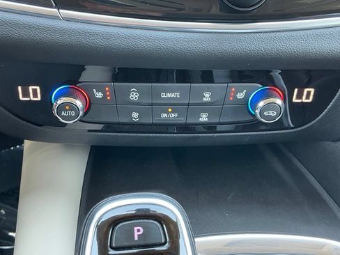 Used 2019 Buick Enclave Essence w/ Trailering Package, 5000 lbs. FWD image 27