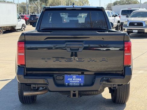 Used 2024 Toyota Tacoma TRD Sport image 8