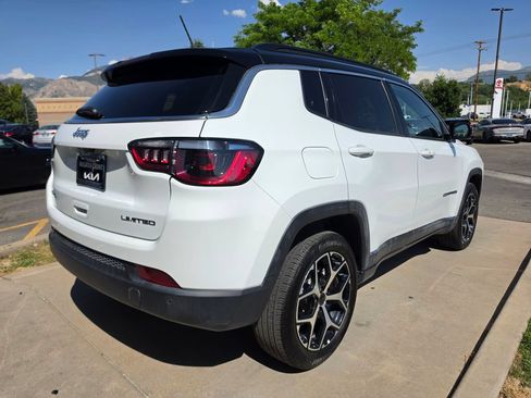 Used 2025 Jeep Compass Limited AWD/4WD image 5