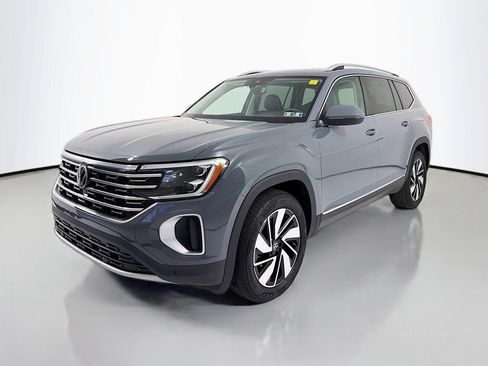 Used 2025 Volkswagen Atlas SEL image 3