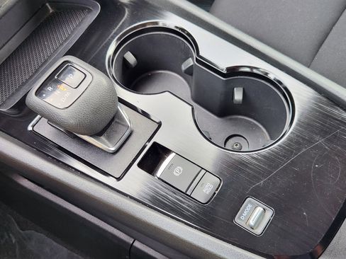 Used 2023 Nissan Rogue S image 22